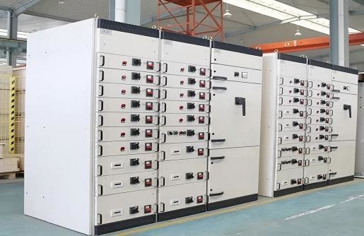 4000A अधिकतम वर्तमान IEC61439-2 मानकों और 600x800x2200 संलग्नक आयाम के साथ कम वोल्टेज स्विचगियर